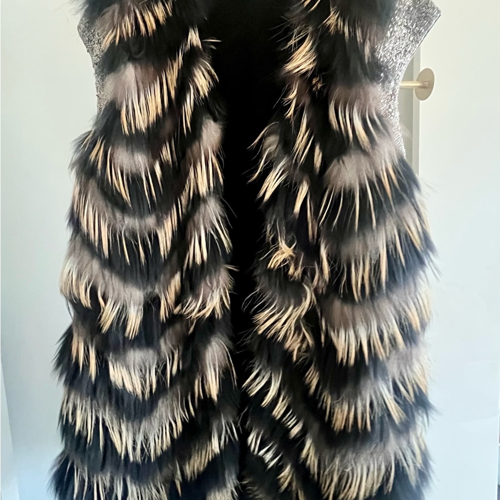 Chic Real Fur & Cashmere Vest in Black and Cream